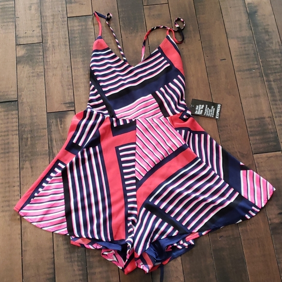 NWT Express red and blue romper. Size 8 - Picture 2 of 10